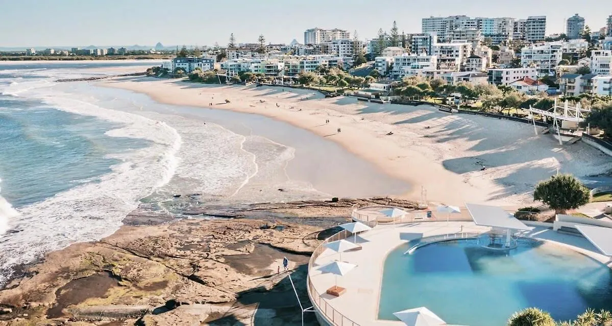 Breezy Kings Beach Apartment With Ocean Views Caloundra