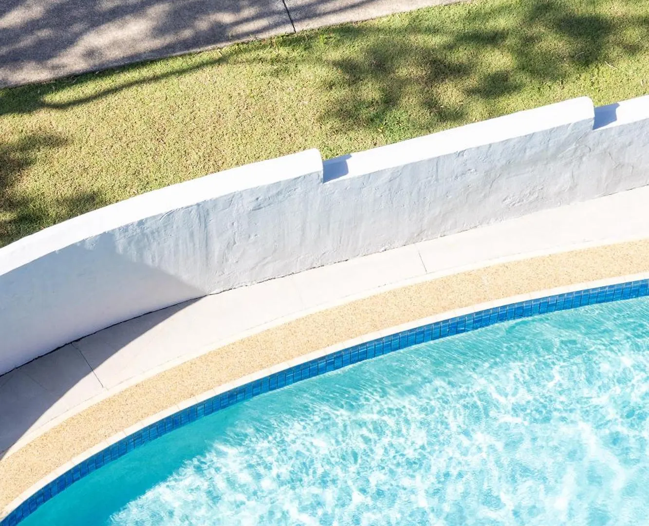 Breezy Kings Beach Apartment With Ocean Views Caloundra